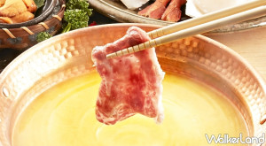 海膽控絕對要跟上！頂級鍋物黑毛屋本家推出超奢華「北海道海膽和牛鍋」，用最甘甜海膽打造吃不膩的3種海膽風味。