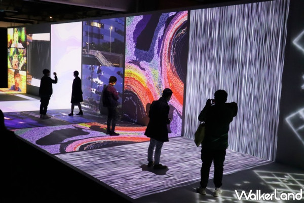25公尺投影巨幕超好拍！AUDIO ARCHITECTURE：聲音的建築展11個亮點搶先看，一定要先拍「幾何萬花筒、彩色光影牆」洗版IG動態。