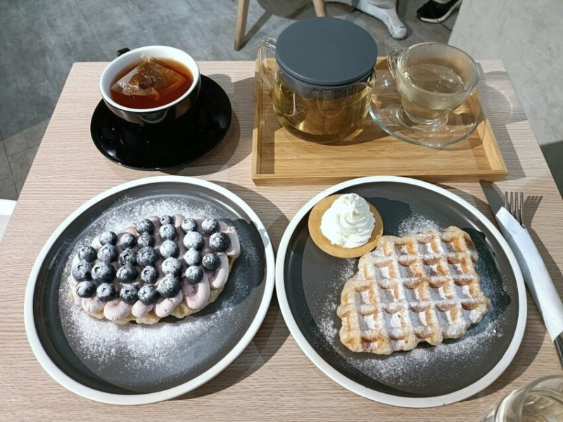 台北市大安區台北忠孝復興甜點|Cross Cafe克勞斯咖啡店, 寧靜的咖啡廳還能吃到好吃的Croffle可朗芙喔!